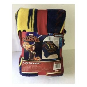 Jay Franco Captain Marvel Taking Off Blanket, Blue